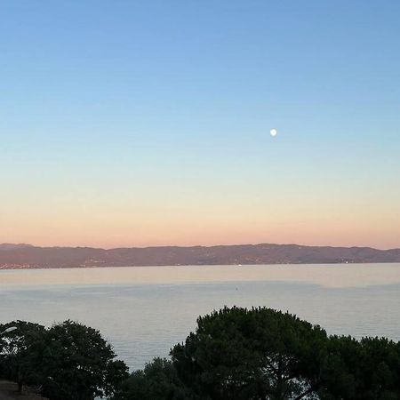 Bel App T2 En Bord De Mer Vue Sanquinaires Piscine Ajaccio  Bagian luar foto